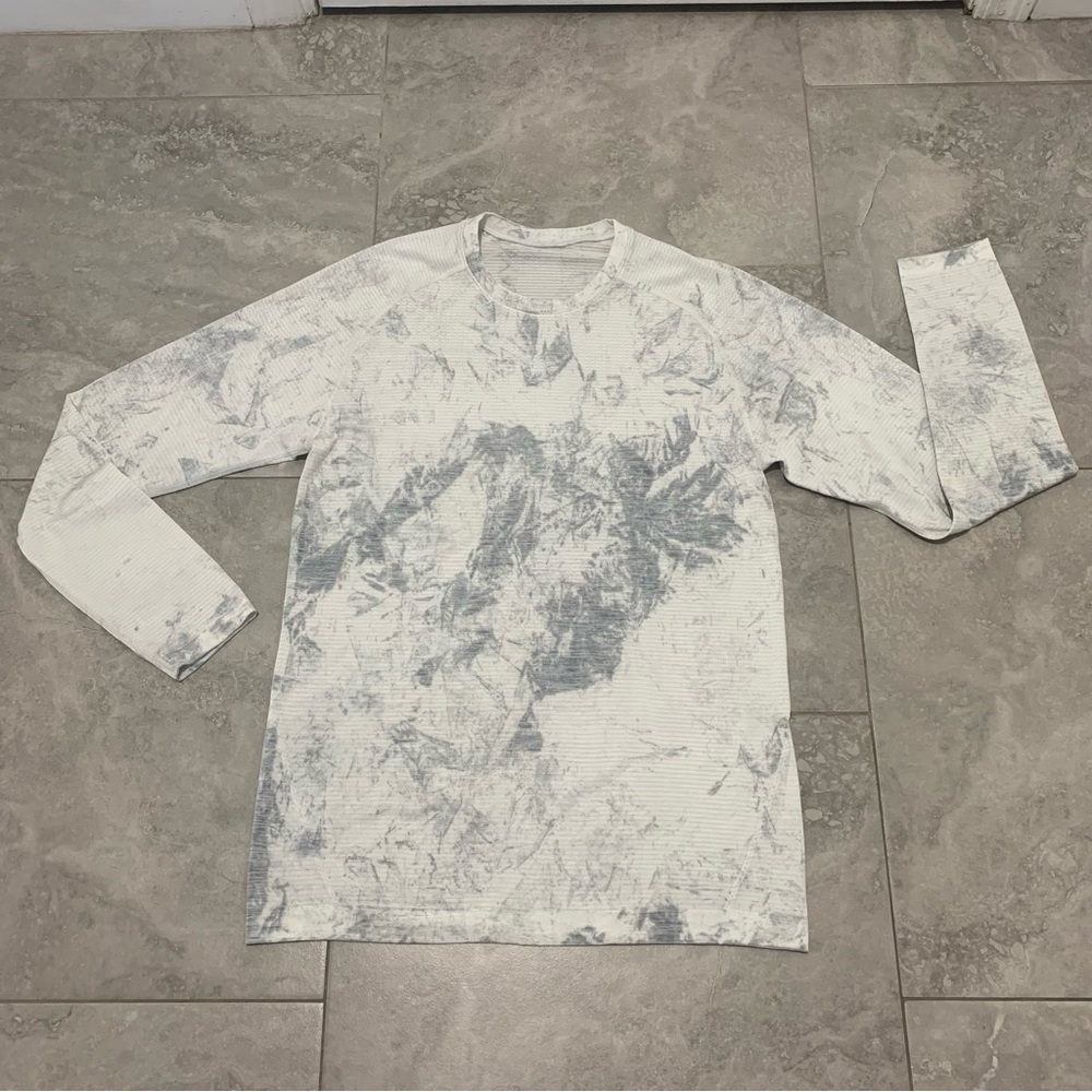 Lululemon Metal Vent Tech Long Sleeve